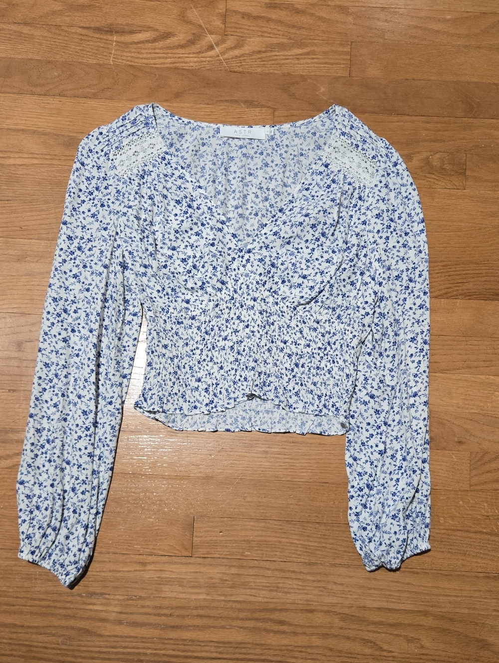 Astr White and Blue Floral Smocked V-Neck Long Sleeve Crop Top